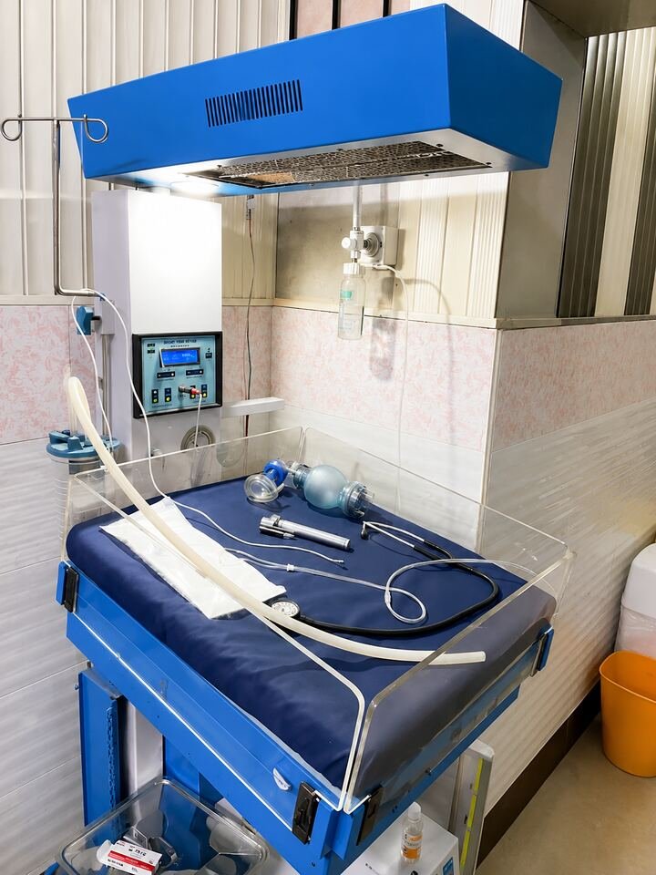 Newborn care station